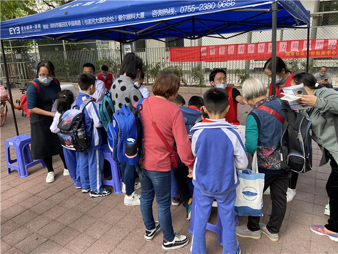 图三：现场居民反响热烈.jpg
