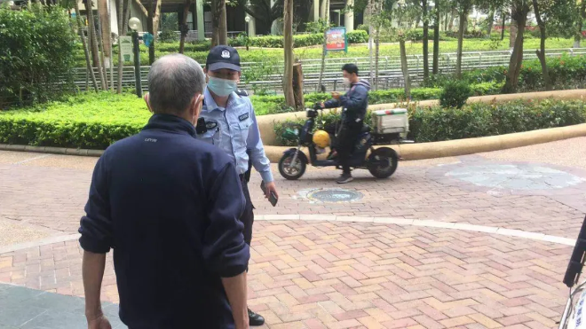 民生小事丨这天下午，派出所值班室收到了十杯饮品