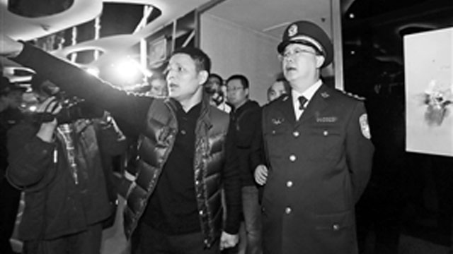 福田2000民警平安夜里保平安