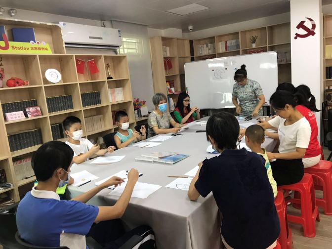 安老师为大家介绍婵绕画工具.jpg