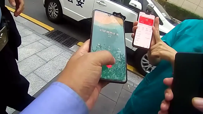 我为群众办实事丨民警赶到时，她正在回骗子信息……