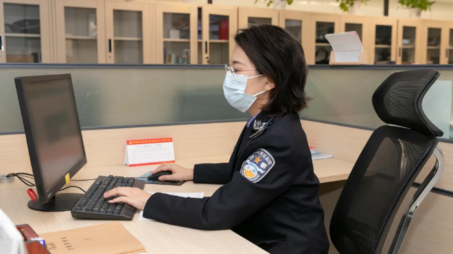 福警日记丨郝杰姝：这个拥抱，等了30年