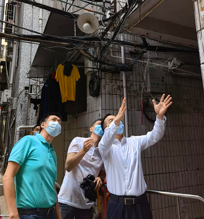 集体经济署领导冒雨到沙尾城中村开展自建房安全检查.png