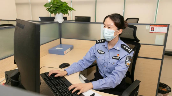 民警漆园：深耕户政窗口一线 做为民服务贴心人