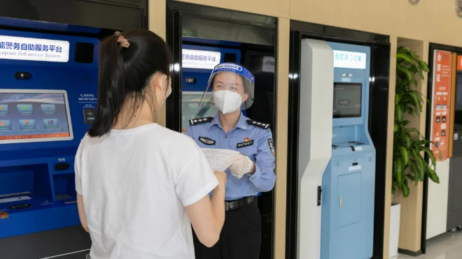 民警漆园：深耕户政窗口一线 做为民服务贴心人