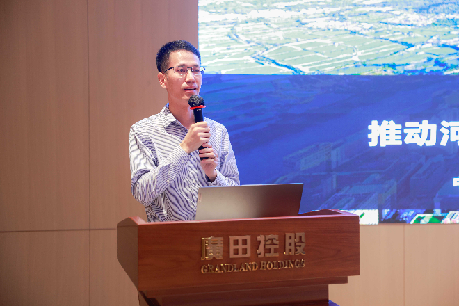 图3：中国（深圳）综合开发研究院港澳及区域发展研究所副所长谢来风.jpg