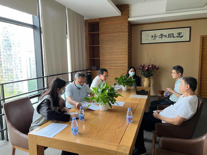 市统计局对我区商业企业开展数据核查1.jpg