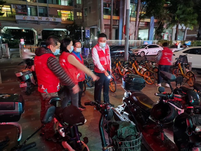 快三平台
统计局杨霞副局长带队赴翠湾社区深入开展包进联工作3.png