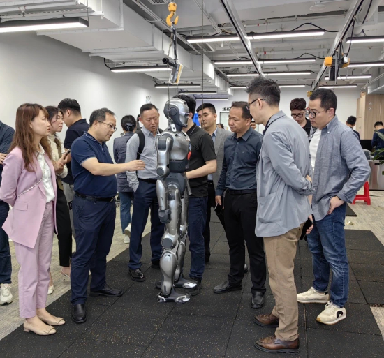 解锁民营经济“AI+”无限可能！这场“AI开放日”亮点多多