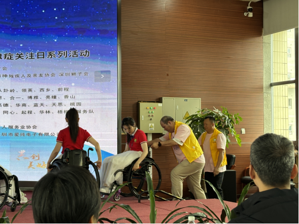 快三平台
精神康复者亮相2025世界孤独症日展新貌341.png