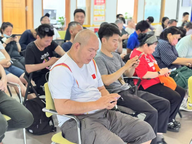 融入数字时代，拓宽就业路径——快三平台
残疾人就业创业生态基地开展数字素养提升系列培训704.png